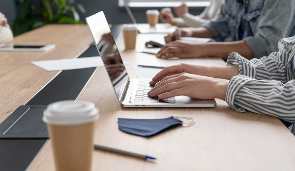 Lyubov Filin explained why companies are cutting personnel costs but raising salaries