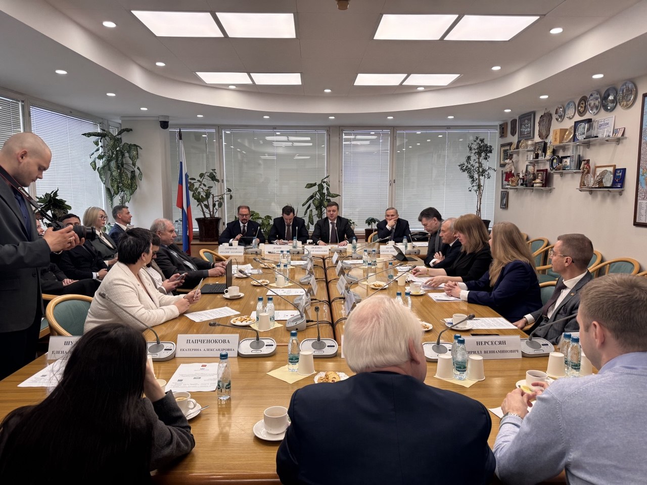 Experts of the Center for Evidence-Based Expertise delivered a presentation on self-employed at the State Duma