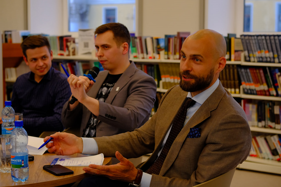 A discussion on paternalism and the constitutional risks of the welfare state took place at the Library on Gazetny