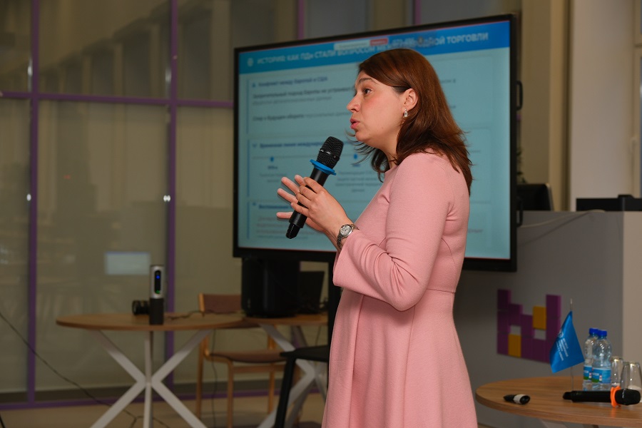 “Is personal data more valuable than oil?” The Gaidar Institute held its first public lecture at the Library on Gazetny